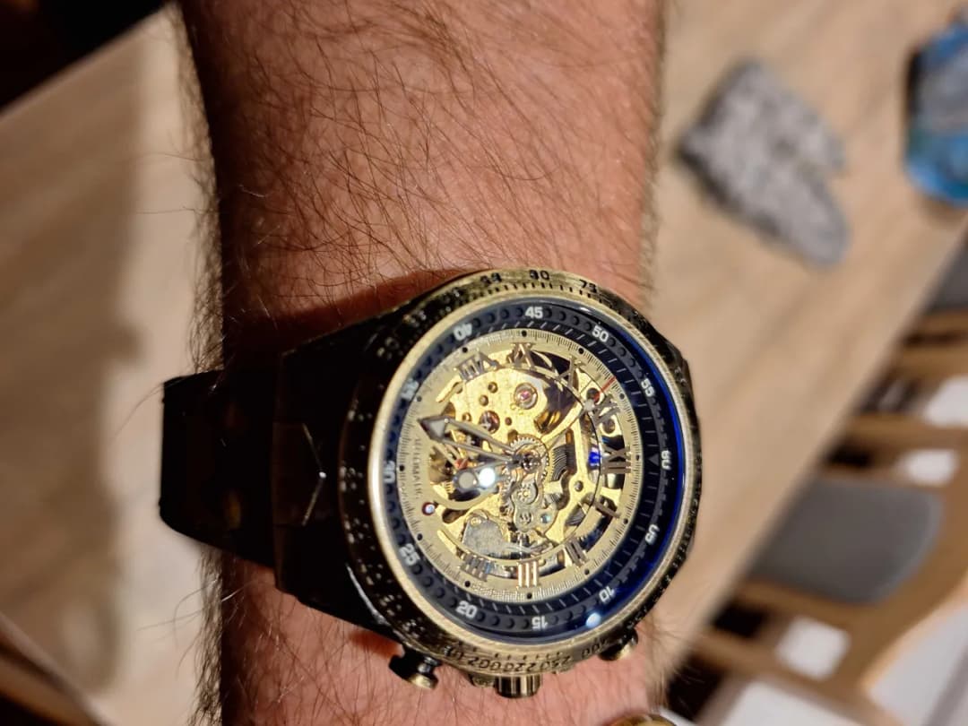 Zegarek męski nakręcany ruchem ręki – elegancja i precyzja w jednym