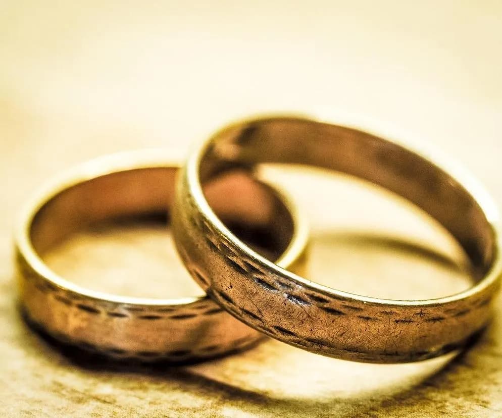 Ile kosztują obrączki? Zaskakujące ceny obrączek ślubnych w 2025 roku