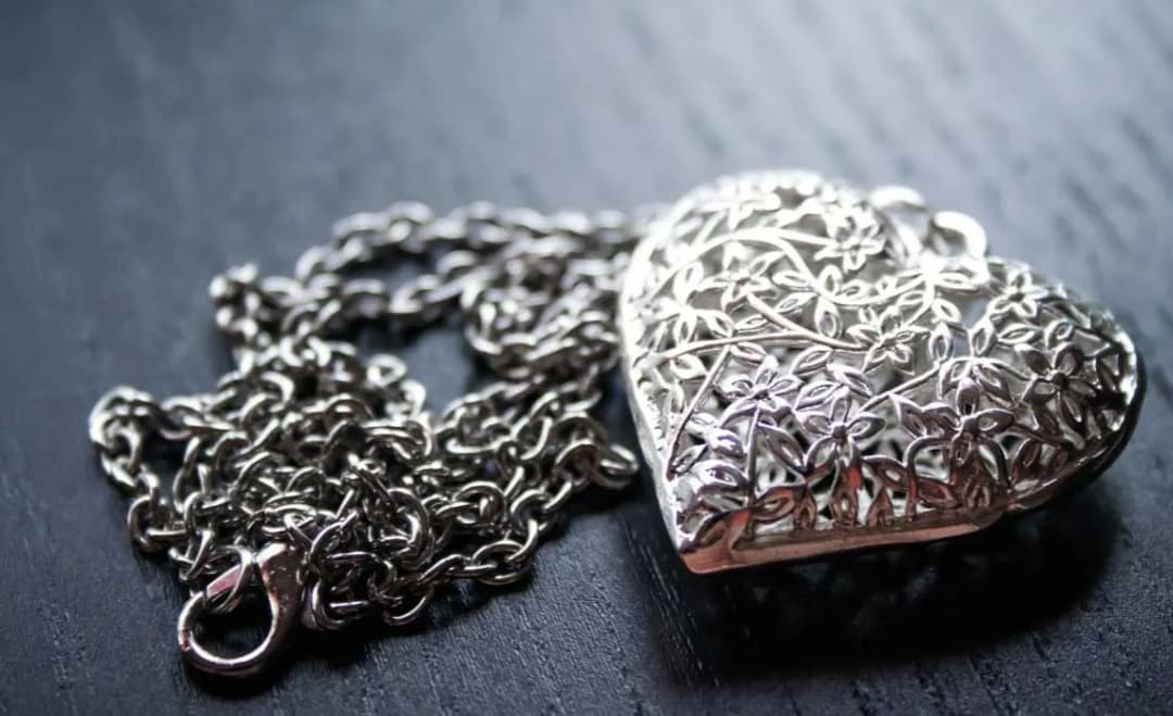 Jak skutecznie czyścić srebro w myjce ultradźwiękowej i uniknąć uszkodzeń