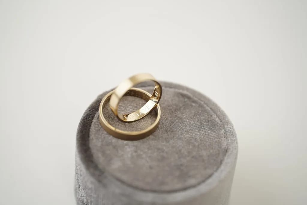 Jak narysować obrączki ślubne krok po kroku – proste techniki i porady