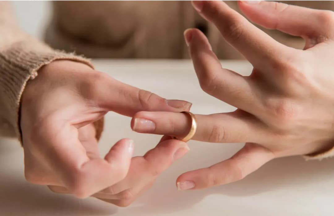 Zgubiona obrączka co robić? Skuteczne metody na odnalezienie biżuterii