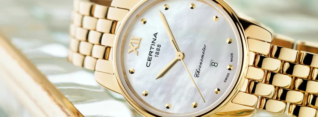 Duży złoty zegarek damski – idealny wybór na każdą okazję